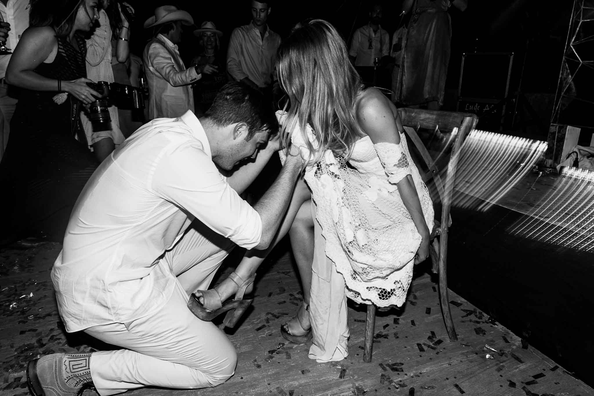 Charlie peeks under myriads dress in San Miguel de Allende wedding